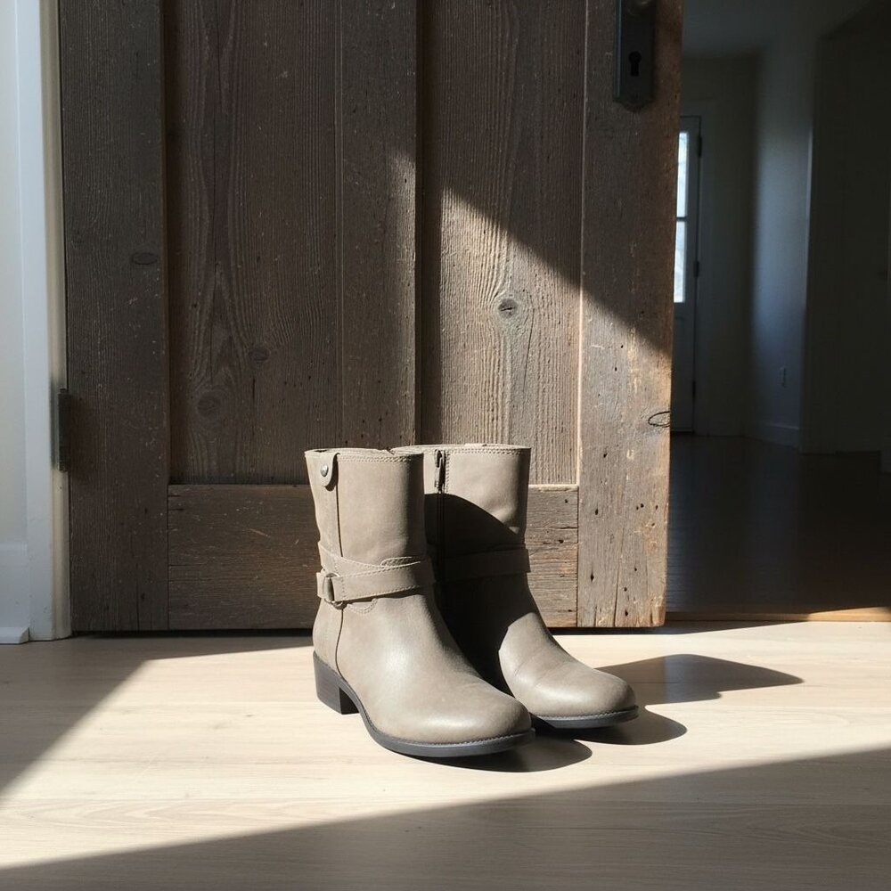 Anne‎ Klein Womens gray Faux Leather Ankle Boots Size 7.5 NWD